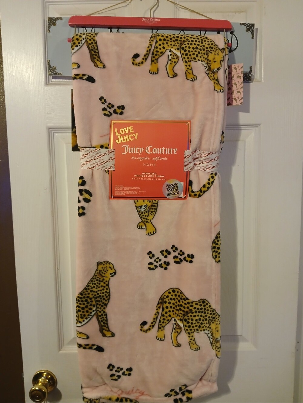 Juicy Couture NWT 60 ×70 Inch Plush Leopard Throw - Picture 3 of 3